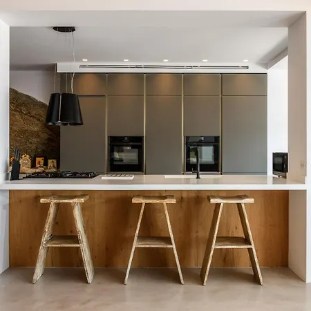 Nerovino Mykonos אורנוס