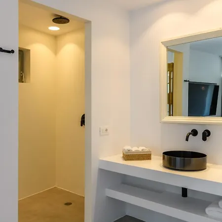 Nerovino Mykonos * אורנוס